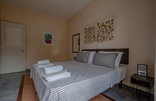 Limni Apartment | Pet-Friendly Mouse House with Oceanfront Pool & Kid's Fun