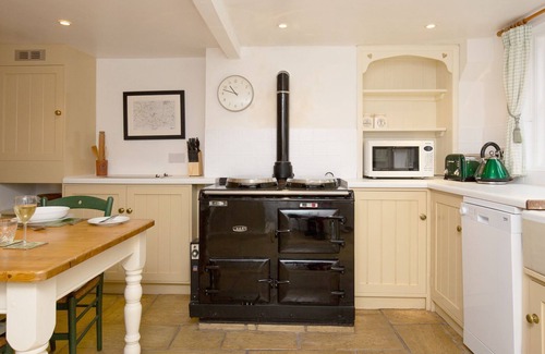 Longborough Cottage | Mouse Manor - pet friendly, Longborough near Stow-on-the-Wold