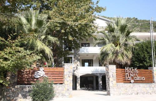 Steni Hotel | Family-Friendly Stay at Mousiko Pandoxeio - Rated 9.3/10