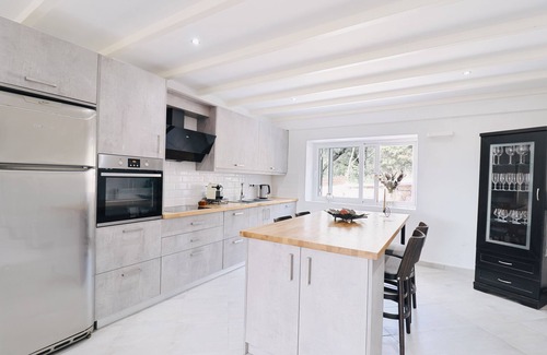 Termenades Villa | Discover Moute House: Family-Friendly Retreat Awaits