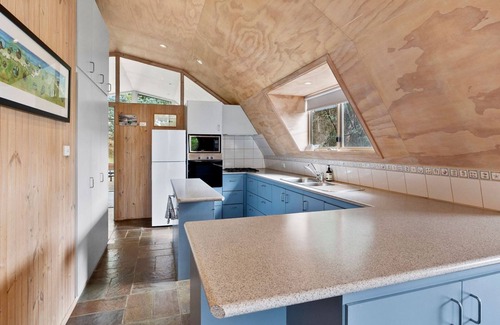 Kennett River House | Premier Stay at Mouzel - Kennett River with Ocean Views
