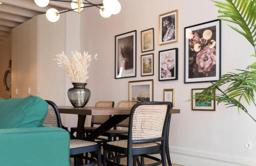 Centro / Baixa Apartment | Stylish 3BR Flat, Steps from Ribeira - Rated 9/10 by Guests