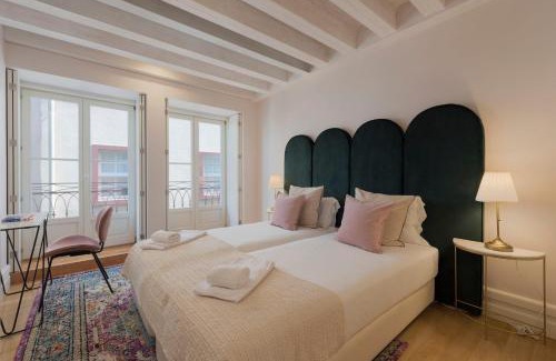Centro / Baixa Apartment | Stylish 3BR Flat, Steps from Ribeira - Rated 9/10 by Guests