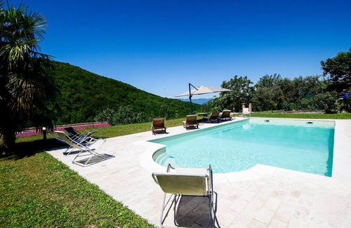 Fivizzano House | Cozy Stone House Retreat in Scenic Tuscany with Pool