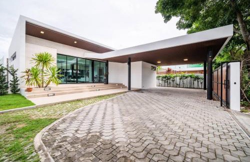 Na Chom Thian Villa | Escape to Mövenpick Pool Villa with Private Pool & Ocean View