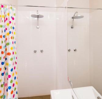 Mowbray Hotel | Ideal Mowbray Hotel with Breakfast and Family-Friendly Services