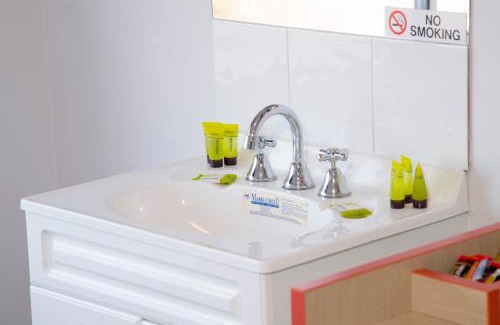 Mowbray Hotel | Ideal Mowbray Hotel with Breakfast and Family-Friendly Services