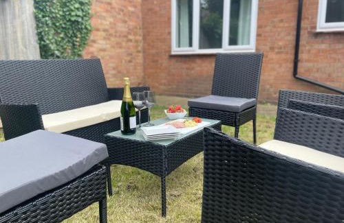 Cambridge House | Experience Comfort at Mowbray Quarters in Cambridge