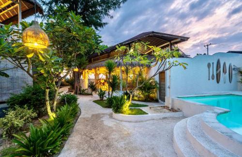 Gili Air Bed & Breakfast | Discover Mowies Gili Air: Oceanfront Retreat with Pool