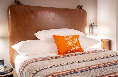 The Drag Hotel | Discover Moxy Austin - University: Spa & Family-Friendly Stays