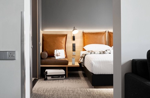 Saint Paul's Hotel | Discover Moxy Bristol: Eco-Friendly Escape with Spa & Dining