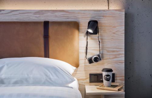 Holthausen Hotel | Discover Moxy Duesseldorf South: Pet-Friendly & Accessible Stay