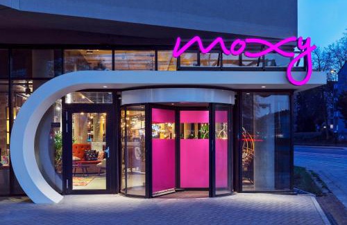 Holthausen Hotel | Discover Moxy Duesseldorf South: Pet-Friendly & Accessible Stay