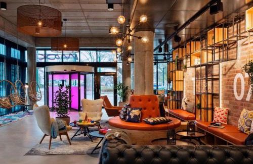 Holthausen Hotel | Discover Moxy Duesseldorf South: Pet-Friendly & Accessible Stay