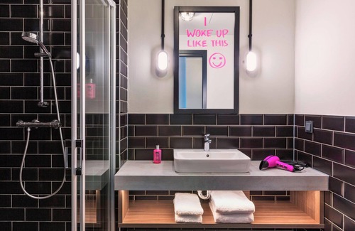 Holthausen Hotel | Discover Moxy Duesseldorf South: Guest Rated 8.6/10!