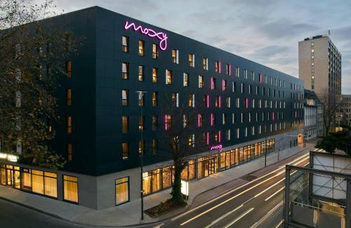 Stadtkern Hotel | Pet-Friendly Moxy Essen City with Breakfast & Dining Options