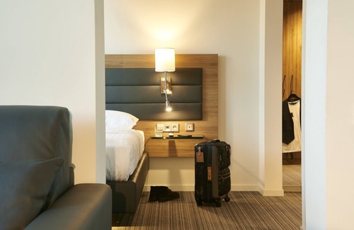 Frankfurt Airport Area Hotel | Discover Moxy Frankfurt Airport: Guest Rated 8.8/10 Stay