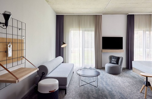 Heide Hotel | Discover Moxy Karlsruhe: Family-Friendly & Wheelchair Accessible