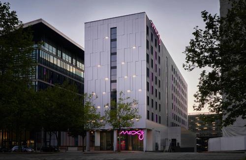 Central Milton Keynes Hotel | Discover Moxy Milton Keynes: Pet-Friendly with Pool Access
