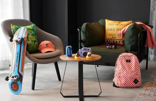 Central Milton Keynes Hotel | Discover Moxy Milton Keynes: Pet-Friendly with Pool Access