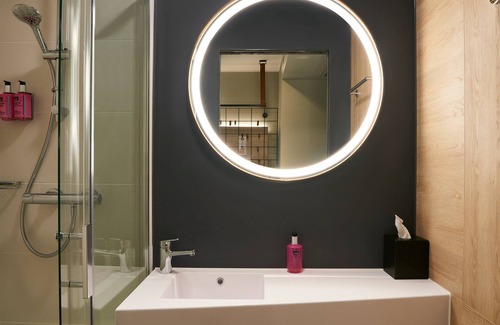 Central Milton Keynes Hotel | Exceptional Moxy Milton Keynes: Pool, Breakfast & Accessibility