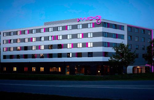 Schwaig Hotel | Pet-Friendly Moxy Munich Airport: A 4-Star Experience Awaits