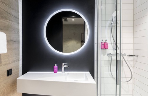 Metzingen Hotel | Discover Moxy Outletcity Metzingen: Rated 8.8/10 & Family-Friendly