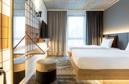 Metzingen Hotel | Discover Moxy Outletcity Metzingen: Rated 8.8/10 & Family-Friendly