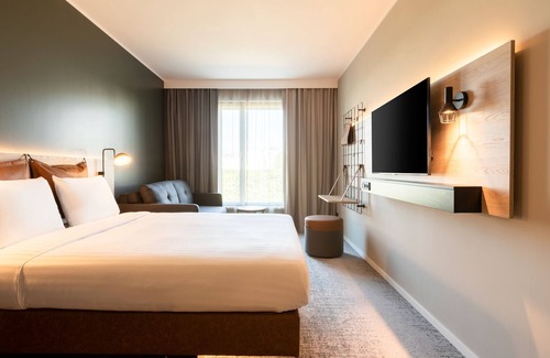 Montevrain Hotel | Experience Moxy Paris Val D’Europe: Top-Rated with Spa Access