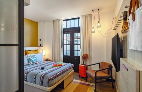 Downtown Phoenix Hotel | Discover Moxy Phoenix Downtown: Exceptional Stay Awaits