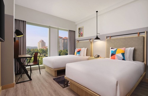 Putrajaya Hotel | Guest Rated 9.6 - Moxy Putrajaya with Pool & Restaurant