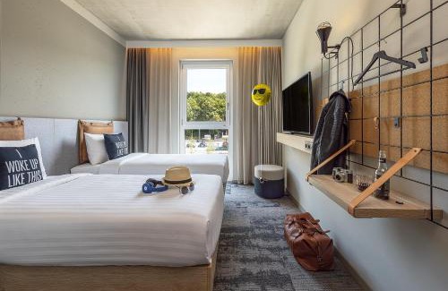 Simmern Hotel | Pet-Friendly Moxy Simmern with Ocean View & Great Ratings