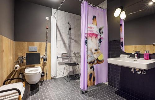 Simmern Hotel | Pet-Friendly Moxy Simmern with Ocean View & Great Ratings