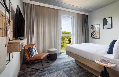 Simmern Hotel | Pet-Friendly Moxy Simmern with Ocean View & Great Ratings