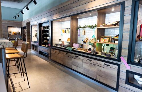 Simmern Hotel | Pet-Friendly Moxy Simmern with Ocean View & Great Ratings
