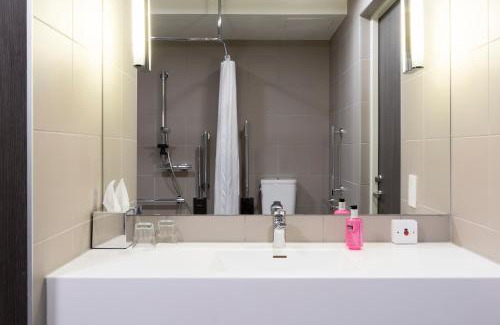 Siegelberg Hotel | Modern Moxy Stuttgart Feuerbach: Pet-Friendly Comfort Awaits