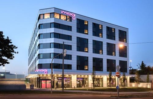Siegelberg Hotel | Modern Moxy Stuttgart Feuerbach: Pet-Friendly Comfort Awaits