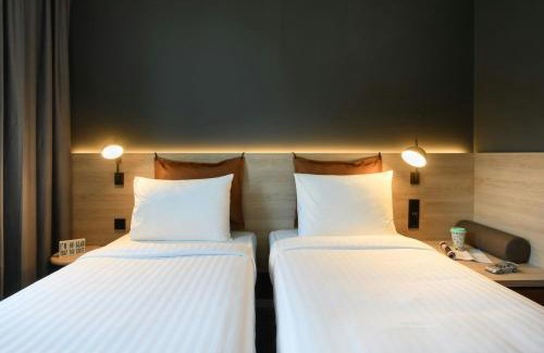 Siegelberg Hotel | Modern Moxy Stuttgart Feuerbach: Pet-Friendly Comfort Awaits