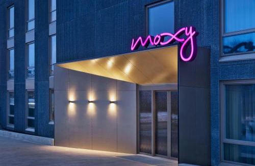 Tromso Hotel | Pet-Friendly Moxy Tromso: A 4-Star Retreat for Families