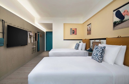 Beilin Hotel | Exceptional Moxy Xi'An Beilin: Family-Friendly Comfort