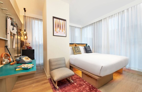 Zhonglou Shangquan Hotel | Modern Moxy Xi'an Downtown: Rated 8.8 with Family-Friendly Amenities