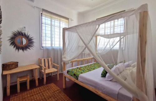 Makunduchi Villa | Relax at Moyo wa Bahari House: 4-Star Stay with Breakfast