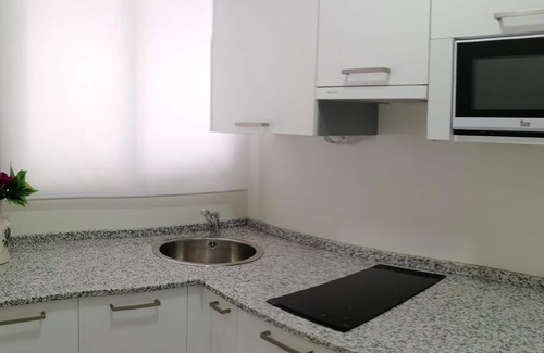 Centro Comercial Apartment | Discover Mozarabic Dreams: Spa, Breakfast & Family-Friendly