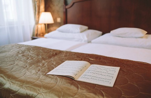 Szeged Hotel | Elegant Mozart Hotel: 4-Star Stay with Family-Friendly Amenities