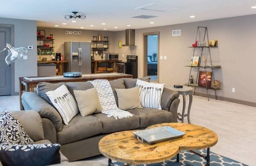 Hermann House | Experience Mozart House: 3-Bedroom Oasis in Downtown Hermann