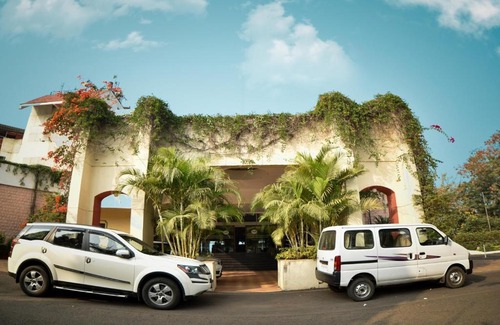 Bhopal Hotel | Relaxing Getaway at MPT Lake View Residency, Bhopal