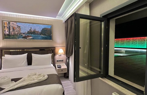 Karaburun Koyu Hotel | Relax at MQ Hotel Suites: Pool, Spa & Family-Friendly Stays