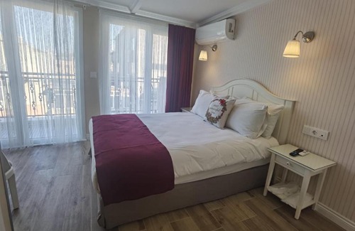 Sirkeci Hotel | Discover Mr. Bird Hotel - Rated 9.1/10 by Guests