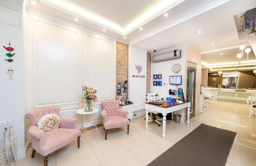 Sirkeci Hotel | Discover Mr. Bird Hotel - Rated 9.1/10 by Guests