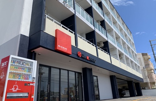 Tomigusuku Apartment | Family-Friendly Stay at Mr.KINJO in Tomigusuku